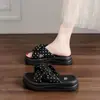 Sandálias Casuais Abertas com Tiras Cruzadas e Solado Grosso para Mulheres, Novidade Verão 2026 Estilo Doce Aumenta Altura Sandálias Slip-On de Bolinhas