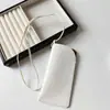 Estuche Elegante para Gafas Colgante de Cuello en Cuero PU, Funda Protectora Minimalista de Moda para Gafas con Cordón