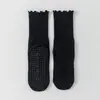 Meias de Yoga para Mulheres Primavera e Verão, Algodão Puro, Sem Costura, Cor Sólida, Meias de Cano Médio, Meias Profissionais Antiderrapantes de Silicone para Pilates e Chão