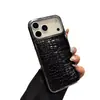 Capa de Celular Colorida com Padrão de Couro de Crocodilo Galvanizado Adequada para Apple 17 Promax Tendência 16 Cobertura Total 15 Anti-Queda 14/13