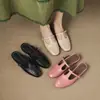Venda Direta da Fábrica Atacado Sapatilhas Chinelos com Biqueira para Uso Externo Feminino Verão 2025 Novo Tira em T Sapatos Preguiçosos