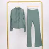 Conjunto Lulu Df de Jaqueta com Capuz Estampada e Calça Flare, Gola Alta Justa, Zíper Dourado Elástico, Roupa para Fitness Yoga