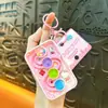 Llavero Creativo de Dibujos Animados con Figura Pequeña y Placa de Engranajes Divertida Descompresión Juguete para Estudiantes Colgante Máquina de Garra Pequeños Regalos al por Mayor