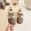 Zapatos de algodón para niños 2024 invierno nuevos niñas forrados de vellón dos zapatos de algodón Mao Mao niños mocasines vintage zapatos tipo gorro