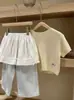 NYPP Corea del Sur Ropa Infantil Primavera y Verano Nuevo Estilo Coreano Pola Conjunto de Tres Piezas para Niñas de Punto Manga Corta Pantalones Vaqueros de Pierna Ancha 'Cortina de Culo'