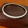Pulsera con cierre de estrella cuadrada de circón chapado en oro real de 18 quilates, versátil para el uso diario, joyería de lujo ligero niche al por mayor
