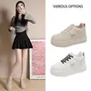Nuevas zapatillas casuales de estilo coreano para estudiantes de otoño, zapatos blancos de suela gruesa, modernos y versátiles, zapatillas de mujer de moda para aumentar la altura
