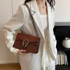 Bolso de Mujer Nuevo de Moda 2026, Versátil de Moda con Cadena, Bolso Pequeño Cuadrado de Hombro Cruzado de Nicho para Estudiantes Universitarios
