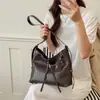 2026 Nueva Moda Bolso de Hombro Único para Axila Bolso Tejido de Gran Capacidad Nicho Aspecto de Alta Gama Bolso Cubo de Mano Cruzado