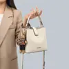 Bolsa Saco Feminina 2026 Nova Bolsa Feminina de Couro Genuíno Item Quente de Verão Grande Capacidade Ombro Único Portátil Transversal