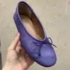 Primeiro Encontro Sapatos Femininos Sazonais Estilo Suave Roxo Bico Redondo Superfície Macia Slip-On de Laço Sapatilhas Planas para Combinar com Saias