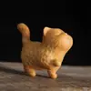 Juguete Animal Moderno Lindo y Juguetón de Madera de Sándalo Fragante y Boj Tallado de un Gato Orgulloso y un Gatito de la Suerte para Sostener en la Mano