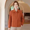 Abrigo corto de primavera y otoño para madre de mediana edad, gabardina elegante con estampado tipo camisa de otoño para mujeres de mediana edad y mayores, chaqueta para personas de 40-50 años