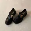 Sapatos Mary Jane retrô de couro macio com padrão de camélia e salto grosso, mocassins pretos femininos de sola grossa com bico redondo, adequados para o trabalho