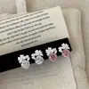 Brincos de Flor Branca Tridimensional com Zircônia Colorida para Mulheres, Simples e Estilosos, Modernos e na Moda, Brincos Elegantes para o Dia a Dia