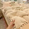 Juego de cuatro piezas bordado de terciopelo de leche grado A para otoño e invierno, estilo princesa francesa, funda de edredón de vellón de coral engrosado, sábana bajera y juego de ropa de cama