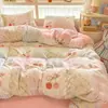 Juego de ropa de cama de cuatro piezas de terciopelo de leche, cálido para invierno, de alto gramaje, adecuado para dormitorios universitarios y habitaciones, con diseño Fair Isle, incluye sábana bajera y funda de edredón.