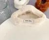 Clip de Felpa Nube de Imitación de Piel de Conejo para Otoño e Invierno Clip Versátil para el Cabello Clip Grande de Pelo de Piel Pinza de Tiburón para la Parte Posterior de la Cabeza