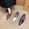 Nueva colección de otoño e invierno estilo coreano: Zapatos pequeños de cuero para mujer, con forro de felpa, sin cordones, punta fina, tacón grueso y diseño Mary Jane de una sola tira.