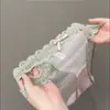 Calcinha sexy de renda estilo francês para mulheres, com aro na perna, design vazado, malha respirável e forro de algodão