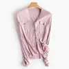 Cardigan de punto fino estilo coreano para mujer, cuello en V, rayas de canalé, color liso, doble bolsillo, manga larga de seda de morera, protección solar, adelgazante, para commuting, primavera y verano