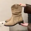 Zapatos Nuevos Botas de Media Caña Gruesas de Moda Otoño Remaches 2026 Fruncidas Versátiles Gamuza Boca Botas de Moda Adelgazantes Mujer Tacones Altos