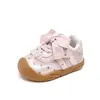 Sapatos de bebê fofos com laço de bolinhas, sapatos casuais estilo coreano para meninas pequenas, nova coleção primavera/outono de tênis infantis