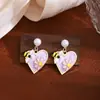 Estilo Dulce Pendientes de Flores Frescas para Vacaciones Lindos Pendientes Pequeños de Margarita Abeja Perla Pendientes Suaves Elegantes