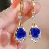 2026 Novos Brincos Populares de Rosa Cravejados com Diamantes Vermelhos com Design Único, Estilo de Luxo Leve, Brincos e Pingentes de Orelha Versáteis