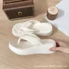 Chanclas de 5 cm de altura con suela de patrón de diamantes, nuevo modelo de verano 2026 para uso exterior, soporte para el arco, venta al por mayor transfronteriza