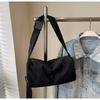 Bolsa tipo almohada, Bolsa de almacenamiento de maquillaje de gran capacidad, Bolso de mano simple y elegante, Bolso de hombro cruzado de pana, Versátil