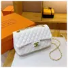 Bolso acolchado de cadena de moda para mujer, bolso de mano versátil popular, bolso cruzado elegante, bolso de hombro chic para el trabajo, comercio exterior