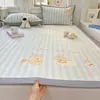 Conjunto de Tres Piezas Jacquard Fresco de Frijol Bordado para Primavera/Verano 2026