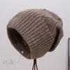 Chapéu de Tricô Fashionável 2025 Misturado com Pelo de Coelho, Confortável, Quente e Versátil para Saídas de Outono e Inverno, Chapéu de Lã Simples, Espesso e à Prova de Vento