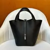 Bolso de Mano tipo Canasta 2025Tc de Piel de Vaca Semi-cosido a Mano con Herrajes Completamente de Acero para Mujer, Bolso Cubo de Gran Capacidad, Versátil para el Viaje Diario