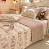 Sábana de Peluche con Flores Cortadas Individual Color Sólido Leche Felpa Invierno Doble Cara con Terciopelo Ropa de Cama Sábana de Peluche Juego de Tres Piezas Otoño