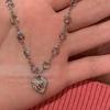 Collar de Amor con Diamantes Rosas Apilados Doblemente con Sentido de Atmósfera Casera Cadena Corta de Diamantes Destellantes Nueva Cadena para Clavícula 2024