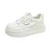 Zapatos casuales para estudiantes mujeres, modelo nuevo de otoño ins de caña baja 2026, zapatillas blancas versión coreana, zapatos de lona deportivos con suela gruesa para aumentar la altura