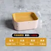 Acompanhamentos de hot pot de frutos do mar estilo barraca de comida Haidilao: pratos em camadas, almôndegas, carne bovina, tigelas de sangue de pato, macarrão, tigelas de sobremesa
