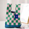 Bolso pequeño de gran capacidad para mujer con cara sonriente a cuadros, bolso de mano tejido de personalidad simple para uso diario, venta al por mayor