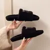 Zapatillas de Algodón Ligeras Planas Cómodas Color Leche Estilo Otoño Peludas Para Mujer Uso Exterior Correa Única 2026
