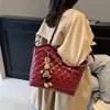 Bolsa de ombro bordada com padrão de diamante retrô 2026 transfronteiriça, grande capacidade, bolsa tote simples, bolsa de mão, bolsa de trabalho para mulheres