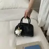 Bolso Versátil de Gama Alta para Mujer 2026 Nuevo Primavera Nicho Súper Popular Bolso de Mano Exquisito Bolso de Hombro Cruzado para Viajes