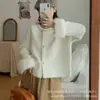 Cárdigan de punto suave y delicado estilo coreano para mujer, con detalles de cuentas, cuello redondo, puños esponjosos, corte holgado y una sensación cómoda y elegante, perfecto para otoño e invierno.