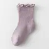 Calcetines de media pantorrilla para niños, estilo primavera y otoño, borde con volantes, color liso, algodón peinado, calcetines transpirables para niños y niñas