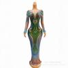 Vestido Transparente Nude com Pedrarias Azuis Brilhantes e Strass Verdes, Fantasia para Celebração de Aniversário,