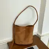 Bolsa feminina vermelha, nova tendência outono 2026 moda retrô, bolsa de ombro tipo balde Melard camurça para o dia a dia