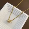 Collar de pines de moda multicapa europeo y americano para mujer, estilo clip de papel, cadena de cintura pequeña, cadena para clavícula versátil, venta al por mayor