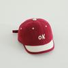 Novo Chapéu de Comércio Exterior Chapéu Hip-Hop Fofo para Bebê Boné de Baseball Ok Letter Aba Curta Chapéu de Bico Infantil Primavera e Outono
