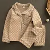 Pijama Infantil Outono e Inverno Novo Estilo Calça de Manga Longa para Meninos Roupa de Casa Roupa Infantil Cardigan de Veludo Alemão Roupa de Casa para Meninas Atacado
